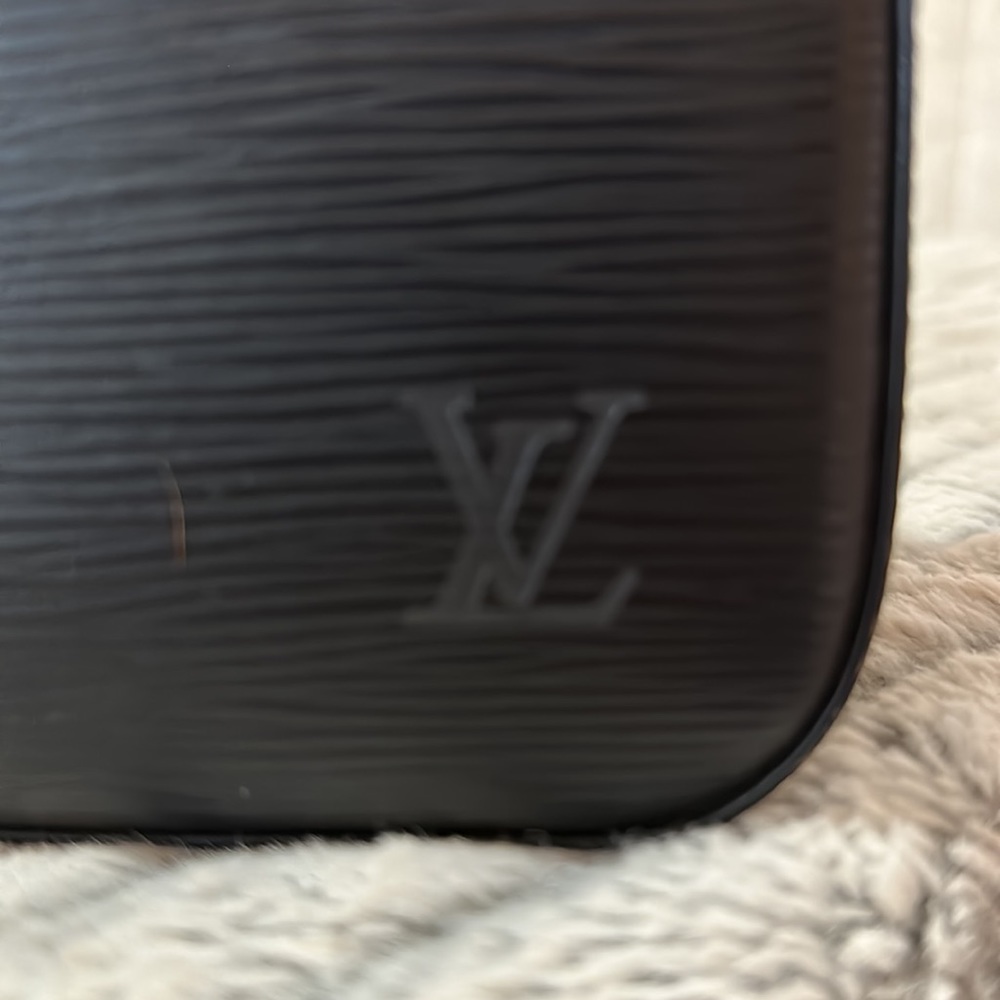 Louis Vuitton black handbag. - Picture 2 of 8